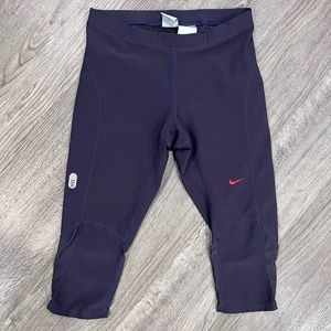 Nike Dri-fit mid calf leggings size small